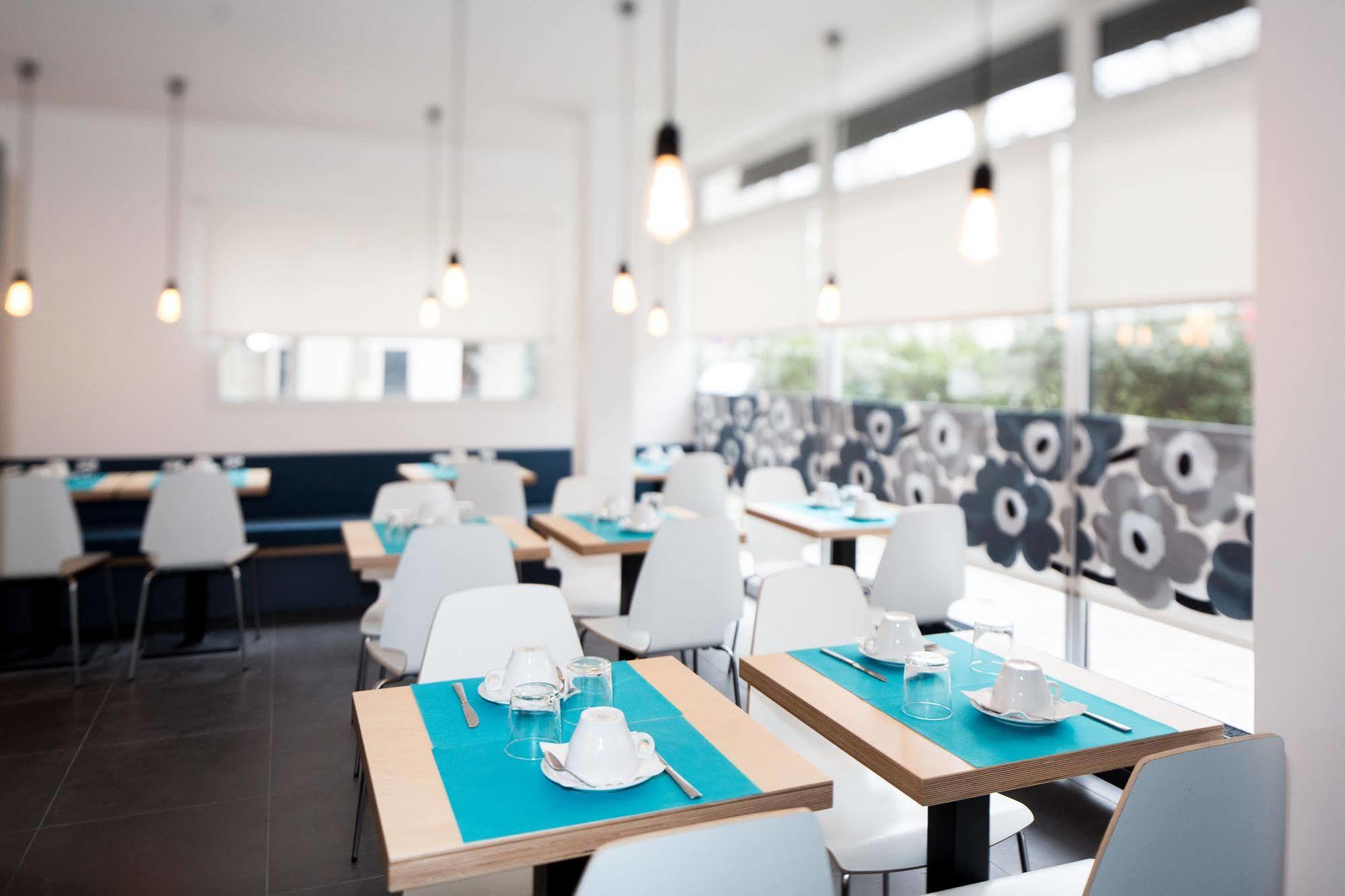 Hotel La Regence Courbevoie Zewnętrze zdjęcie